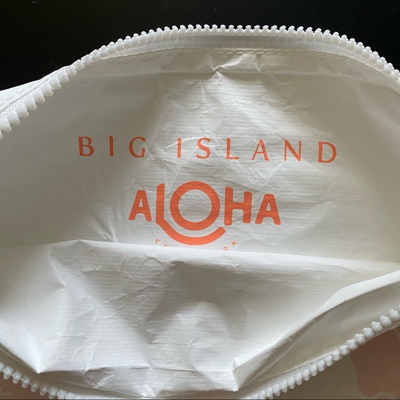 ALOHA Collection Mid Hibiscus Bloom Pouch - Picture 4 of 8